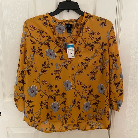 Floral and yellow 1x long sleeve top. Light weight and breathable. - Picture 1 of 5